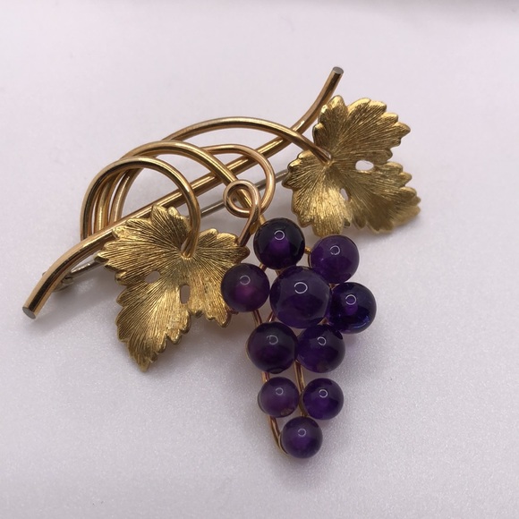 SOLD VNTG Krementz Genuine Amethyst Grape Brooch & Screw Back Earrings - Picture 2 of 6